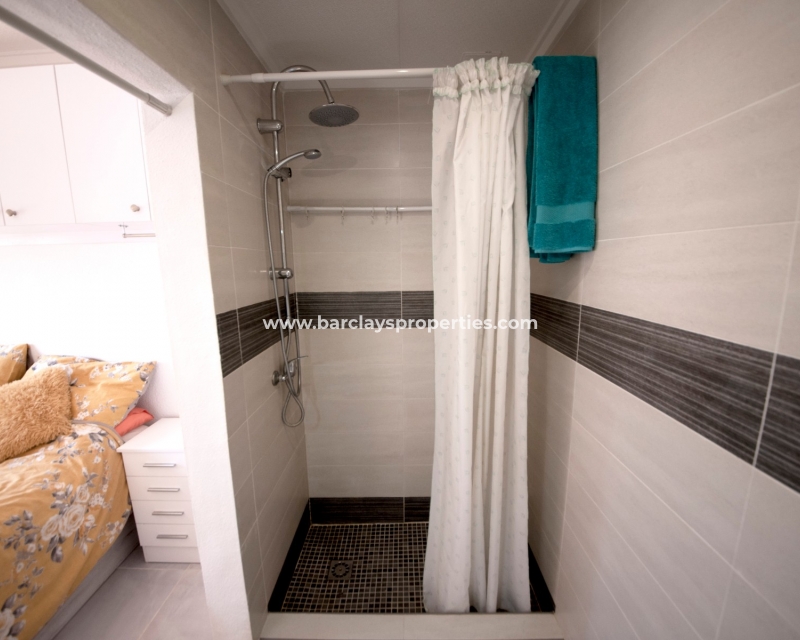 Badezimmer - Terrassenhaus zum Verkauf in La Marina Spanien