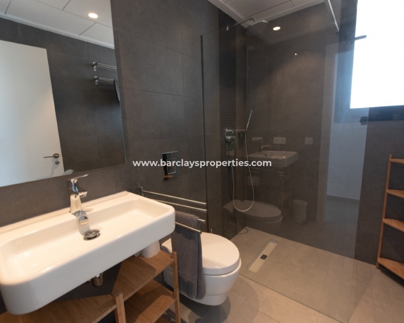 Badkamer - Nieuwbouw villa te koop in Urb La Marina