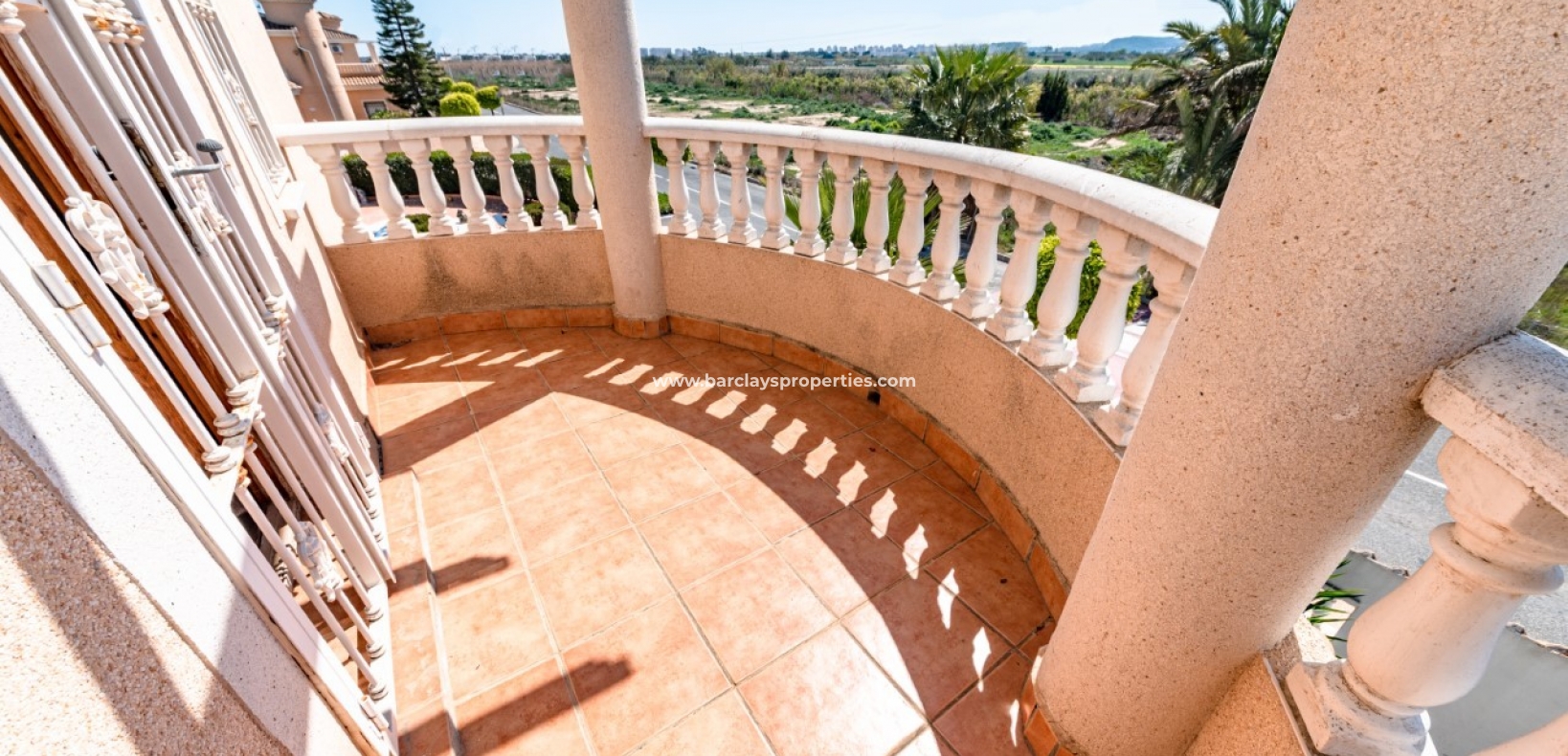 balkon - Villa te koop met privé zwembad urb. La Marina