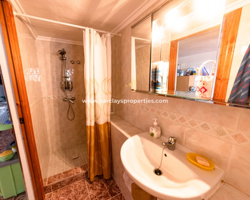 Bathroom - Detached property for sale in La Marina, Alicante