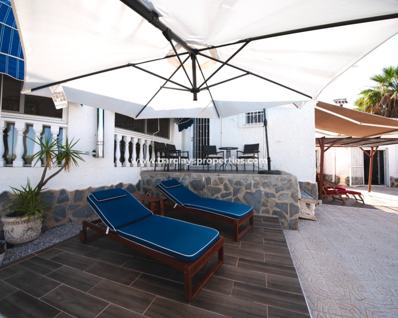 Garten - Prestige Villa zum Verkauf in Urbanisation La Escuera, Alicante