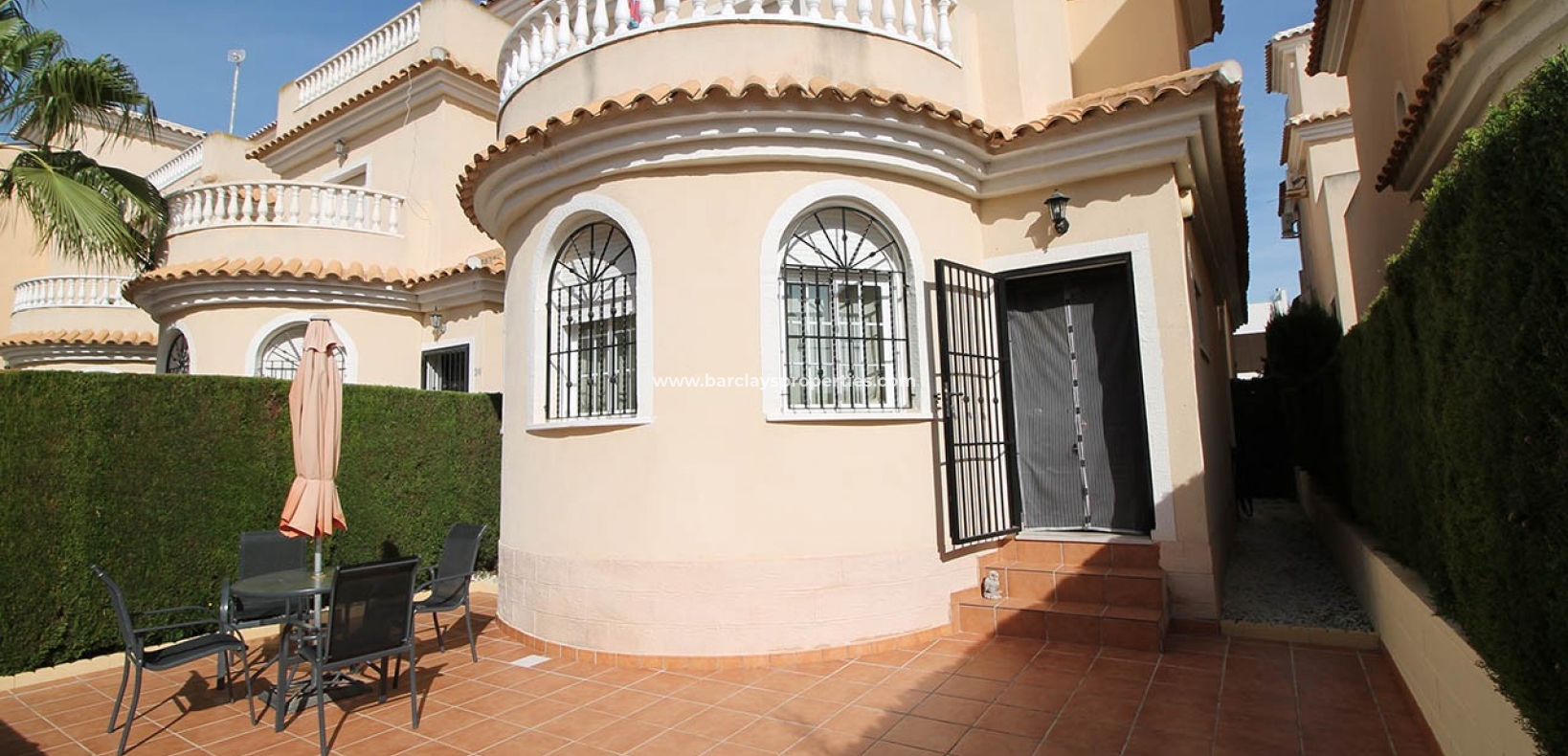 Garten - Villa mit Gemeinschaftspool zum Verkauf urb Oasis-La Marina