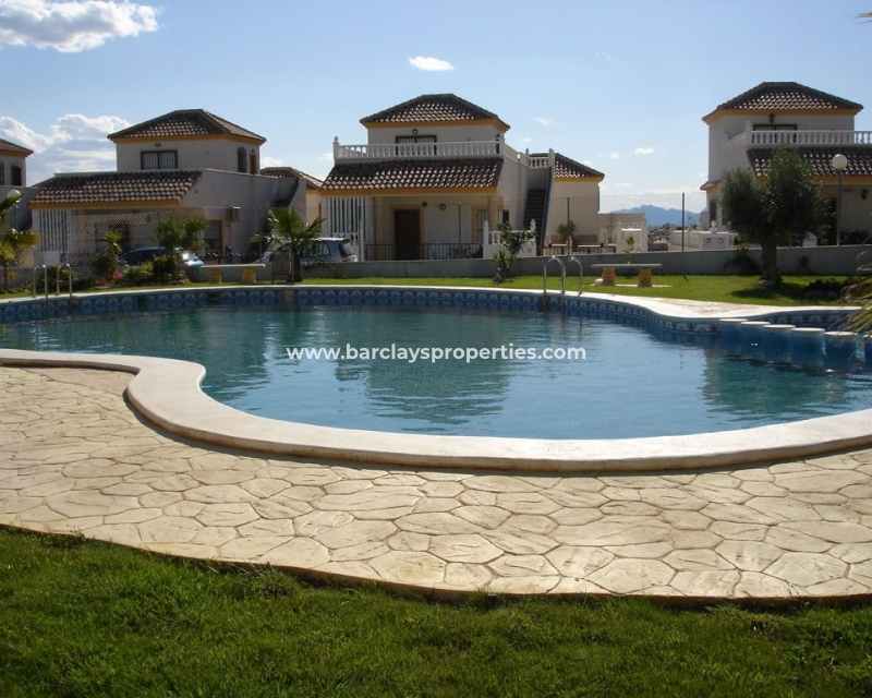 Gemeenschappelijk zwembad - Vrijstaande villa te koop in La Marina Urb