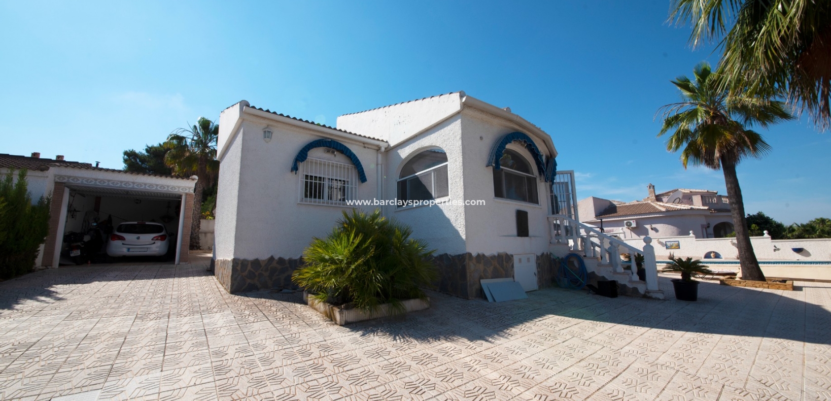 Huis - Prestige Villa te koop in urbanisatie La Escuera, Alicante