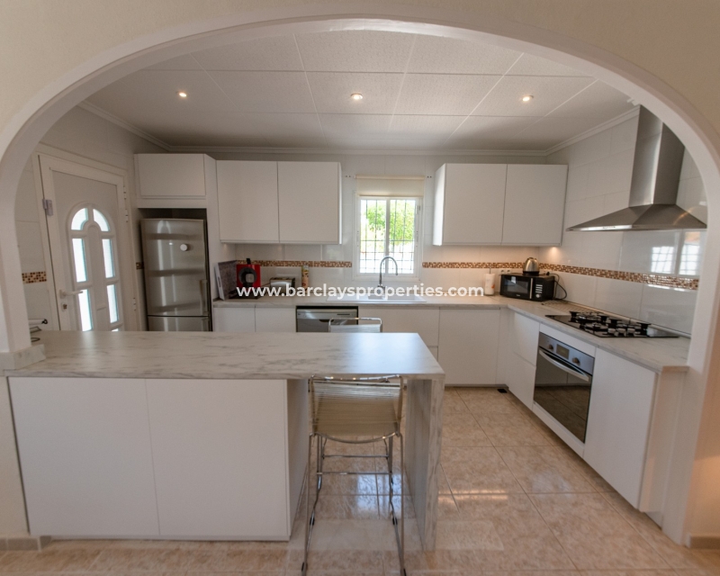 Kitchen  - Prestige Villa for sale in La Marina