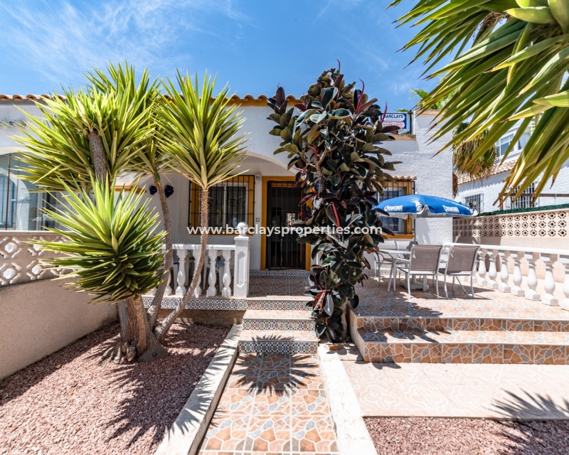 Main View - Villa For Sale in La Marina with Communal Pool