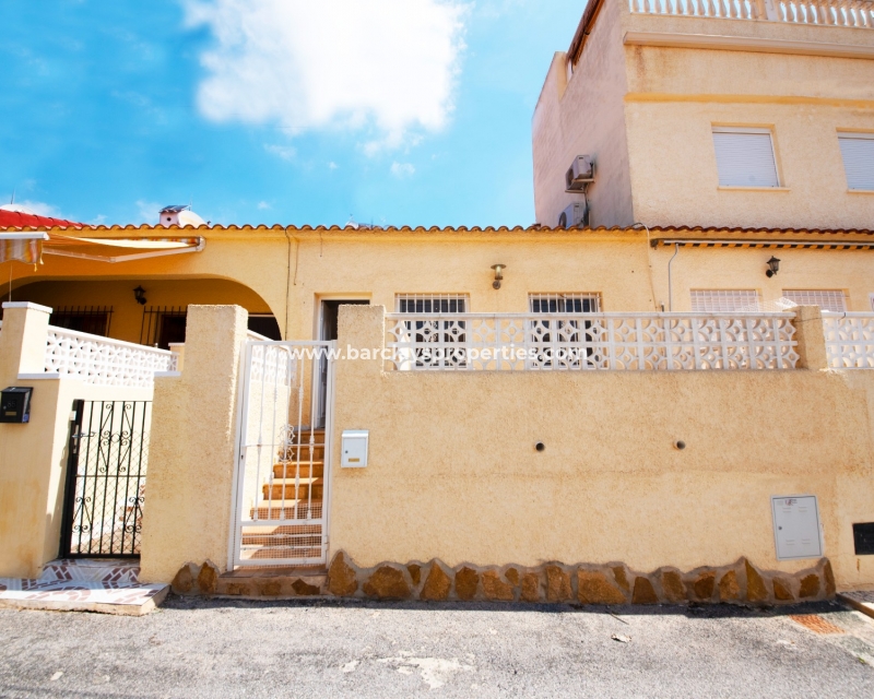 Maison - Maison mitoyenne orientée sud à vendre à Alicante, Espagne