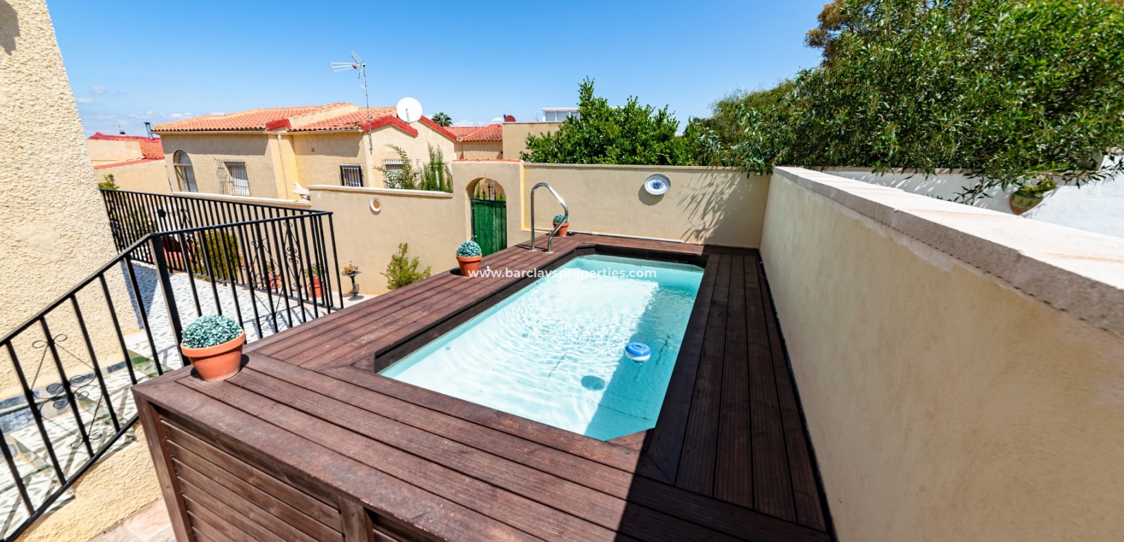 Piscine privée - Villa à vendre à Urb. La Marina, avec piscine privée