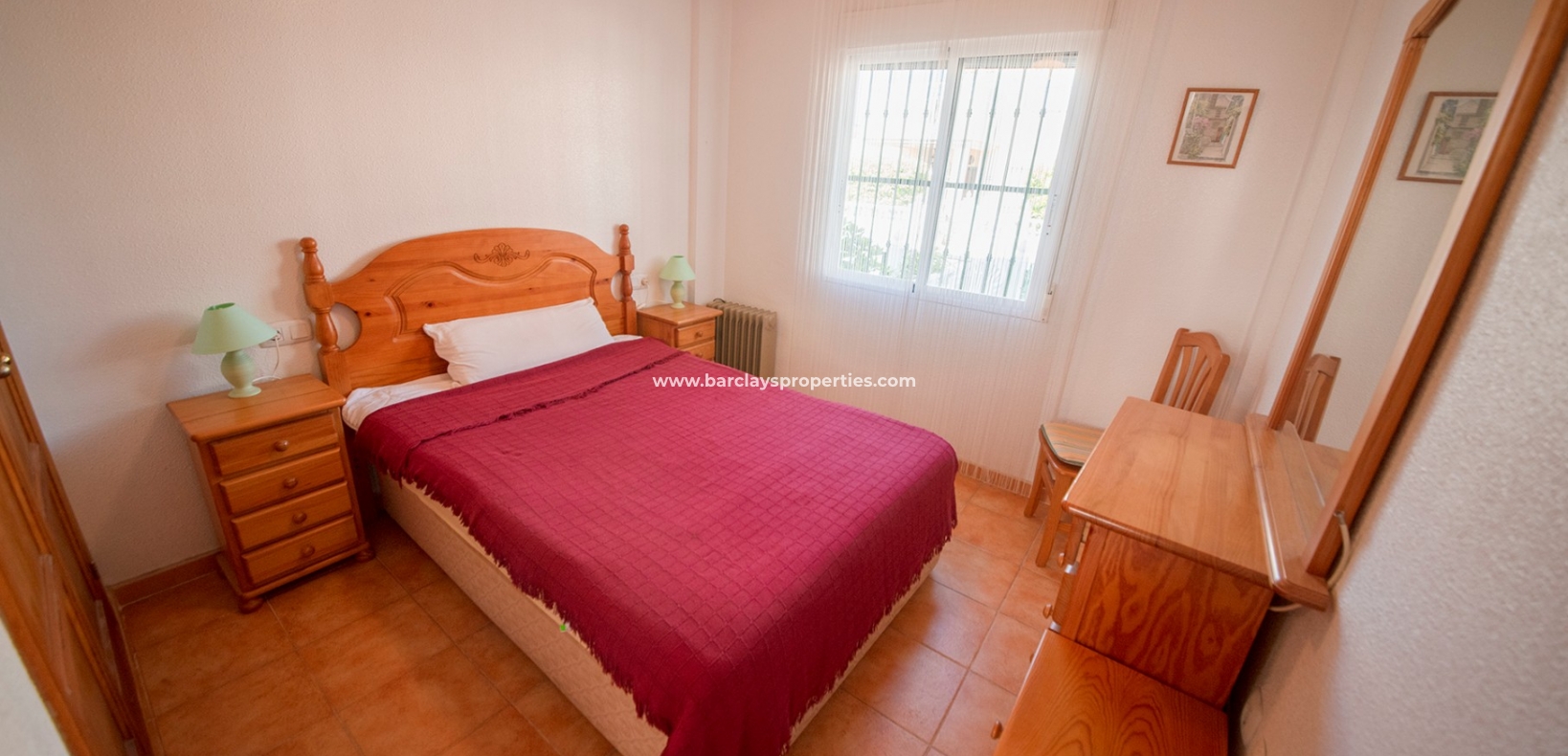 Schlafzimmer 1 - Doppelhaushälfte zum Verkauf in La Marina Spanien