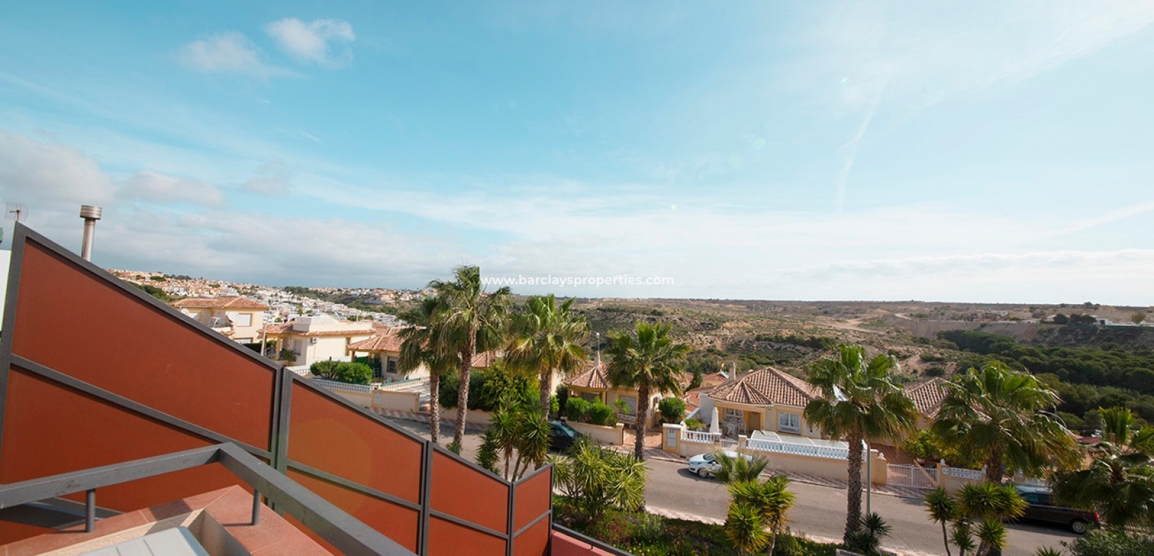 Town House Style Immobilien zum Verkauf in La Marina, Alicante Spanien. - Ansichten