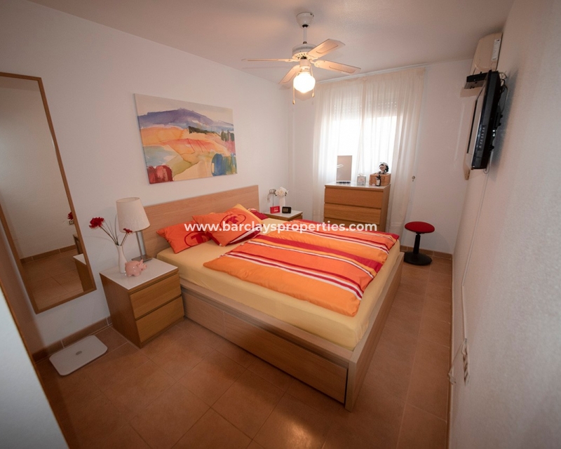 Town House Style Immobilien zum Verkauf in La Marina, Alicante Spanien. - Schlafzimmer
