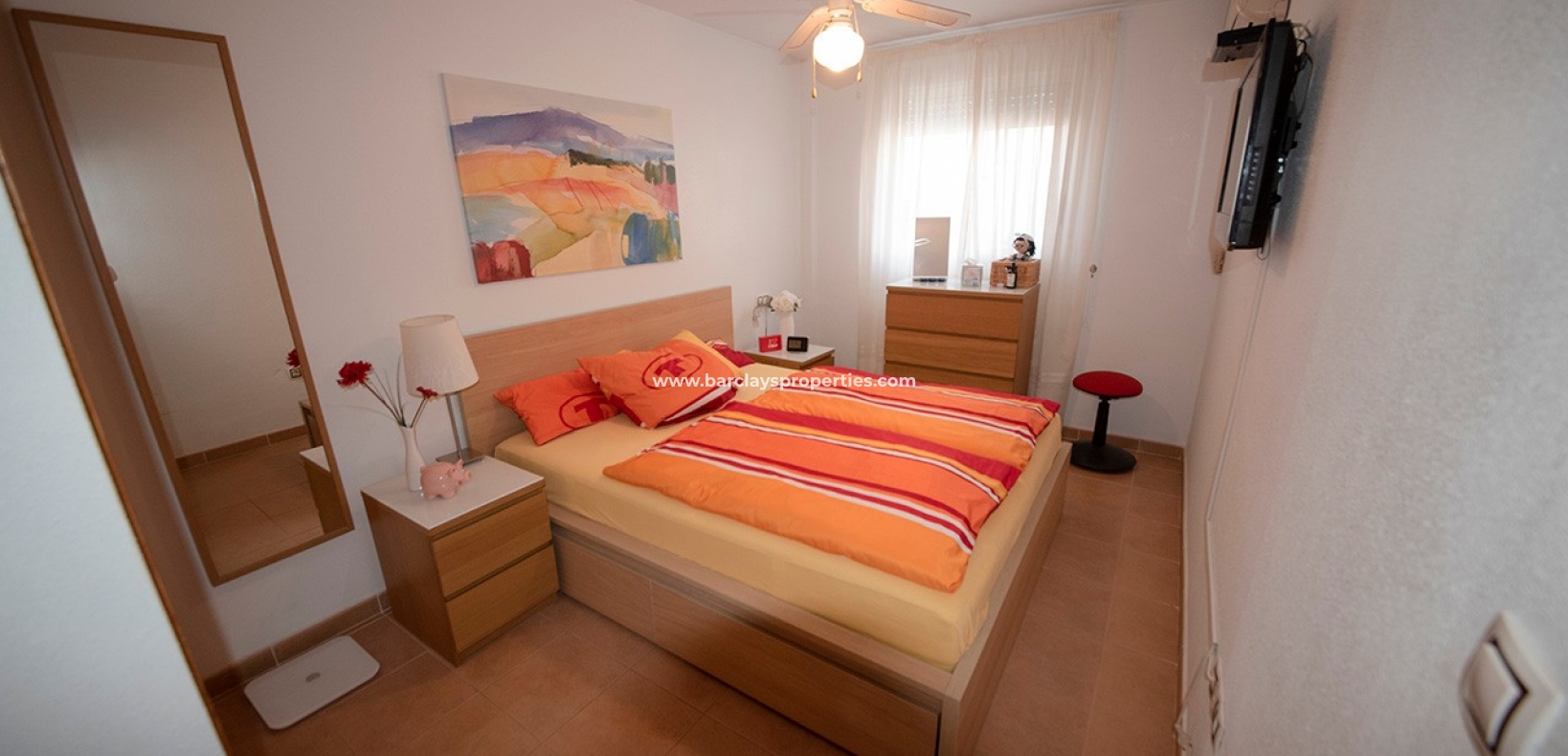 Town House Style Immobilien zum Verkauf in La Marina, Alicante Spanien. - Schlafzimmer