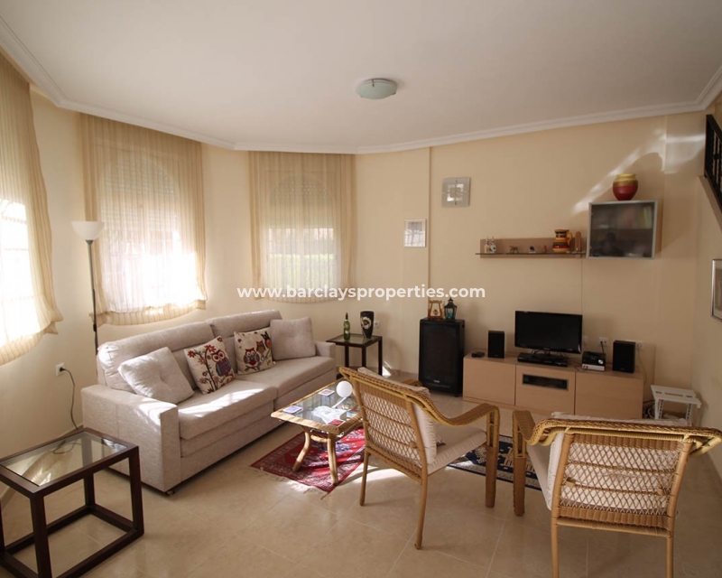 Wohnzimmer - Villa mit Gemeinschaftspool zum Verkauf urb Oasis-La Marina