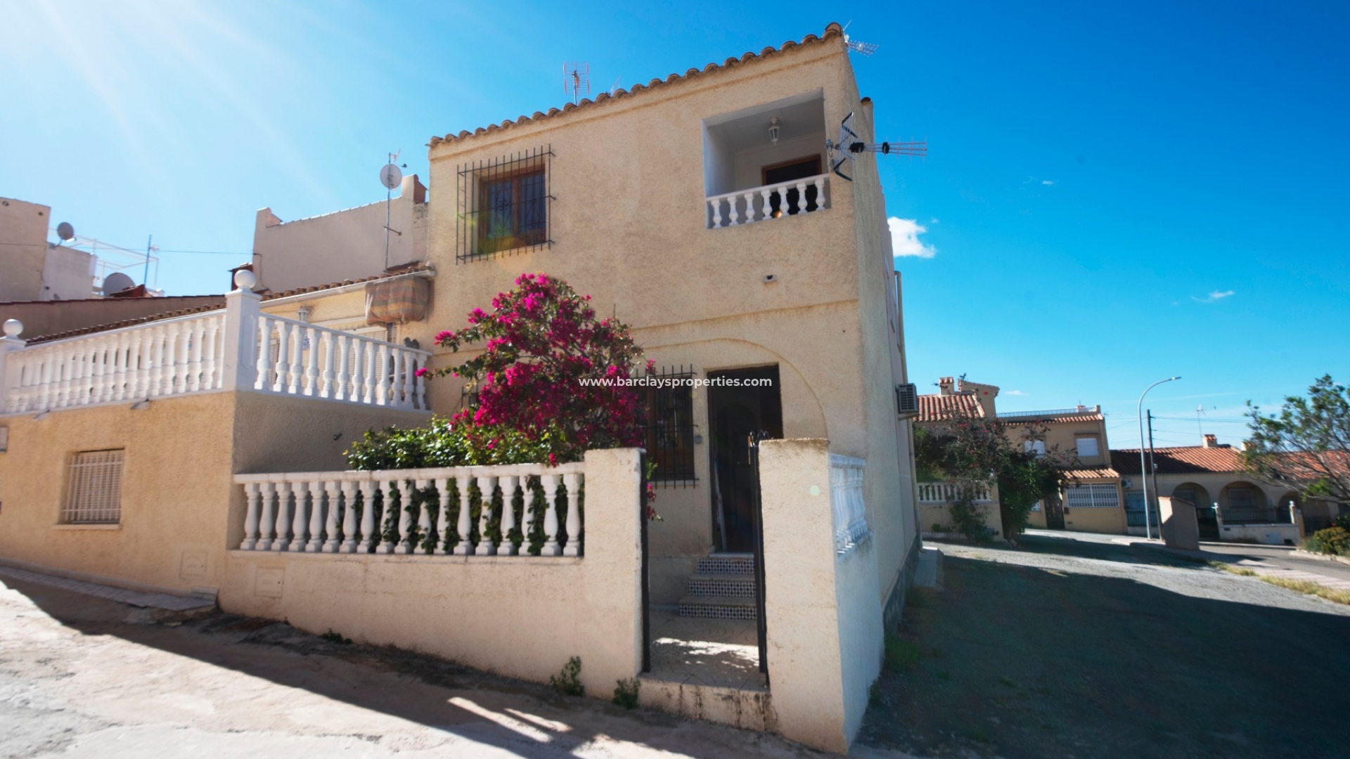 Adosado - Venta - Urb. La Marina - 4881