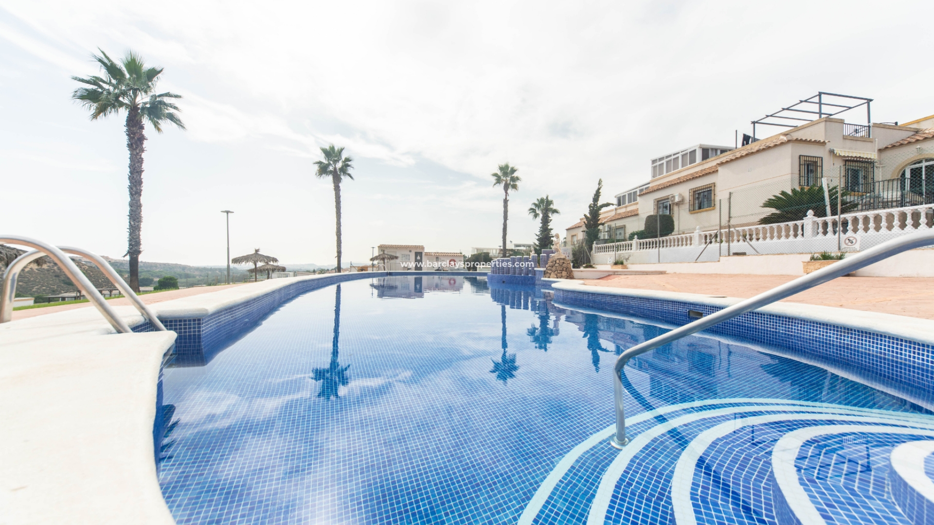 Apartment - Resale - Urb. La Marina - 5445