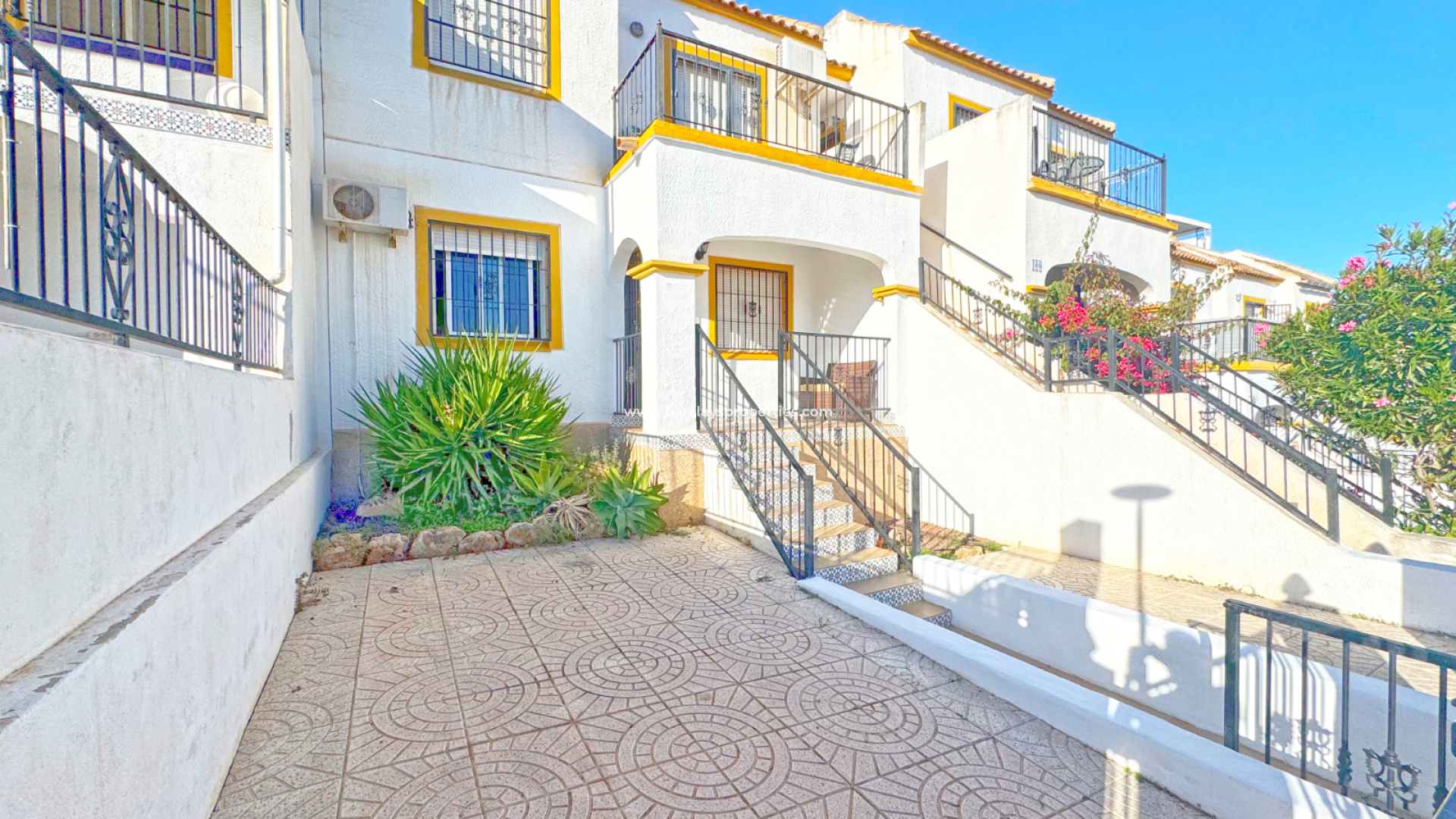 Appartement - Revente - Urb. La Marina - 6080