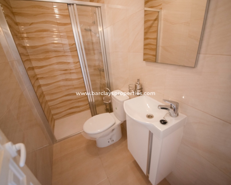 Badezimmer - Immobilien zum Verkauf in La Marina, Spanien