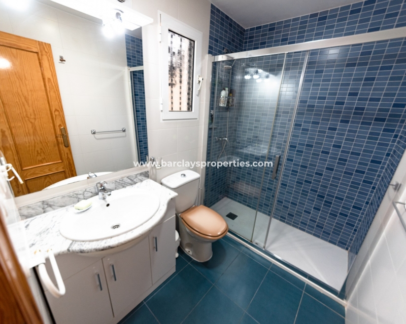 Badezimmer - Villa zum Verkauf in La Marina mit Gemeinschaftspool