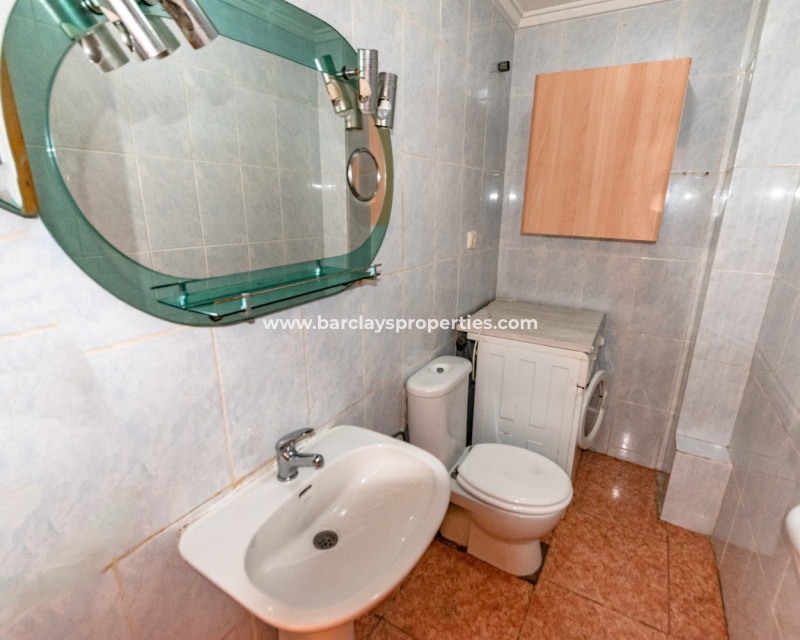 Badkamer - Onroerend goed te koop in La Marina, Spanje met uitzicht op zee