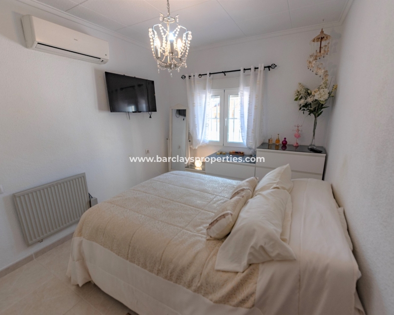 Bedroom - House for sale in Urbanisation La Marina