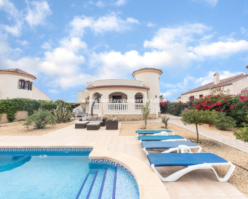 Chalet en venta en Urb. La Marina