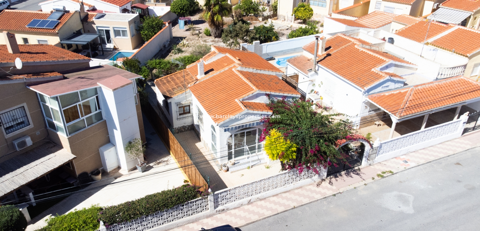 Chalet independiente en venta en La Marina