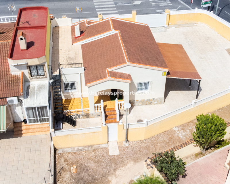 Chalet Independiente en venta en La Marina