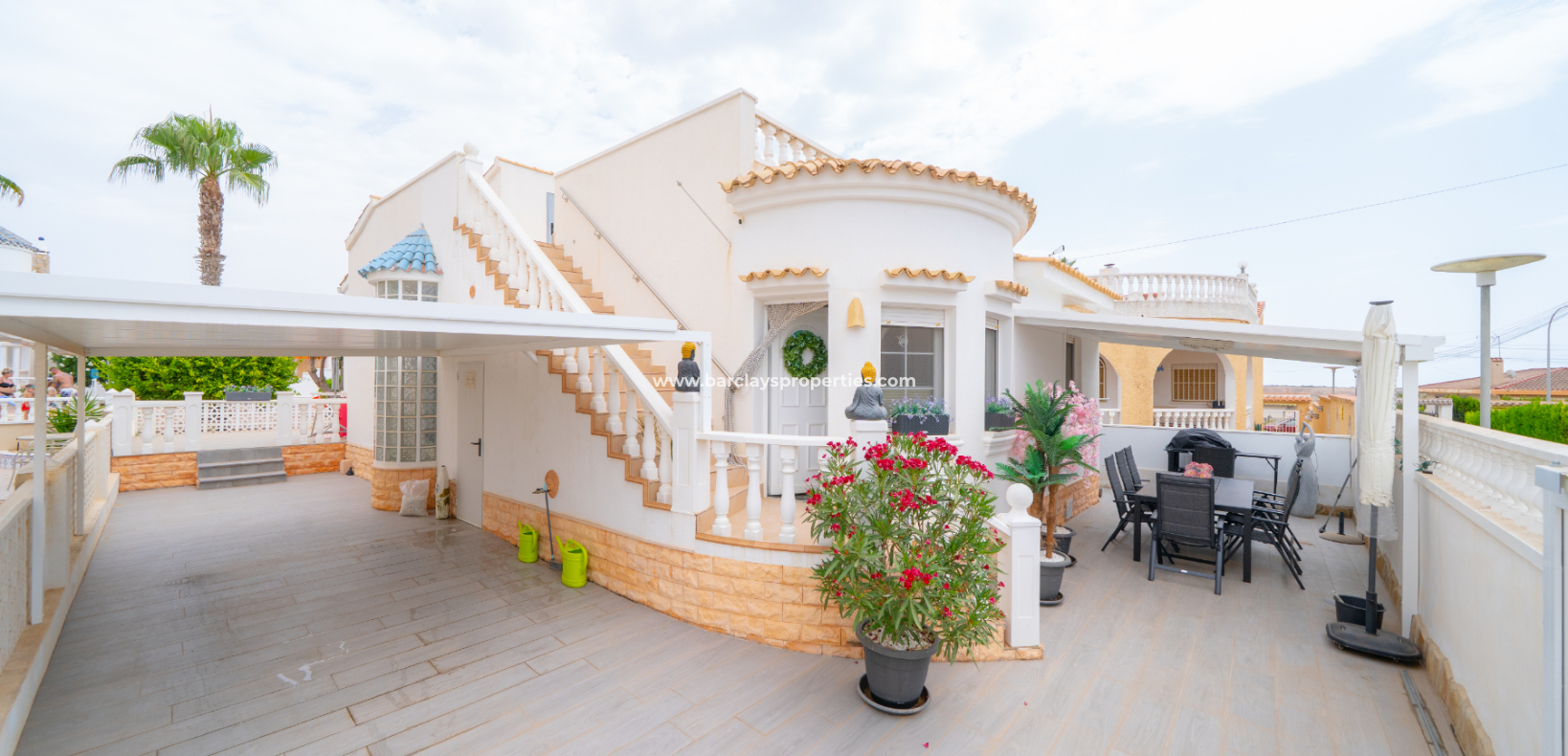 Chalet independiente en venta en La Marina