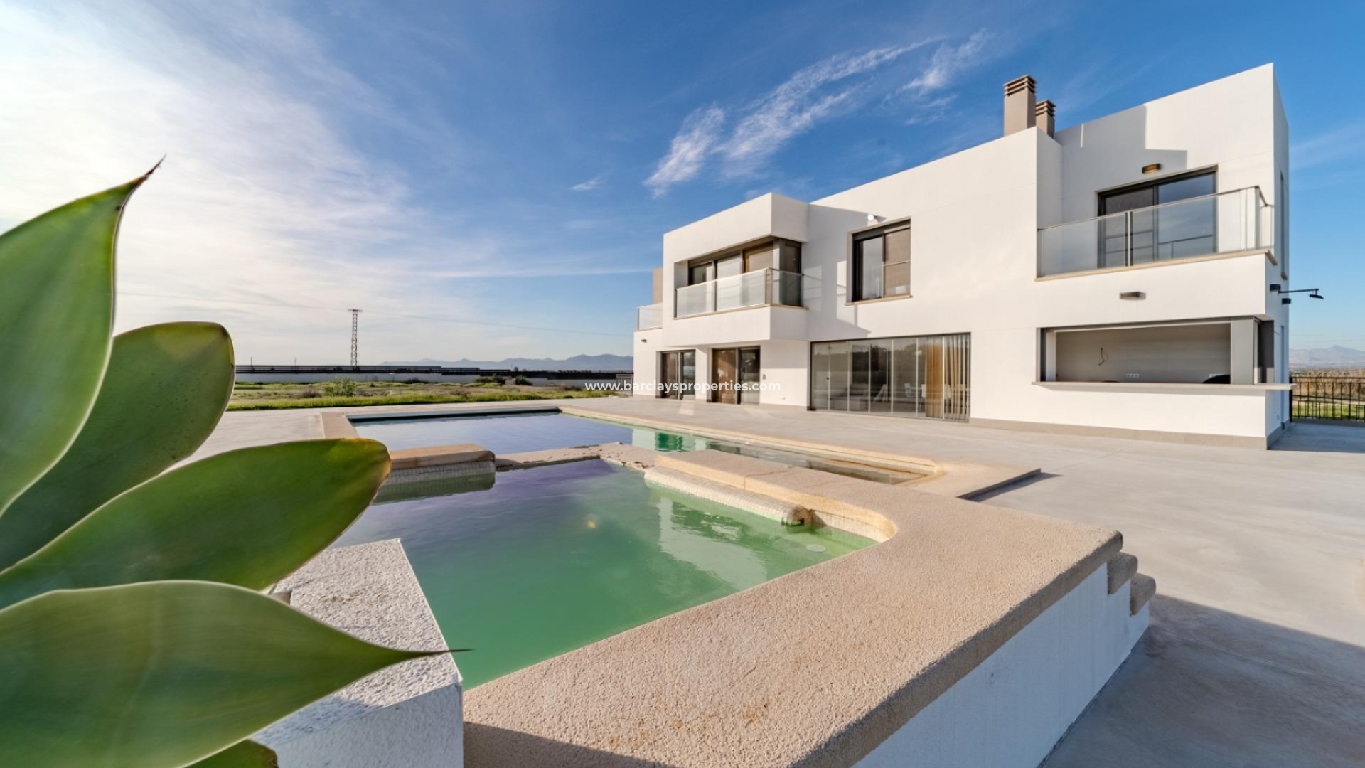 Chalet Independiente - Reventa - Urb. La Marina - 5970