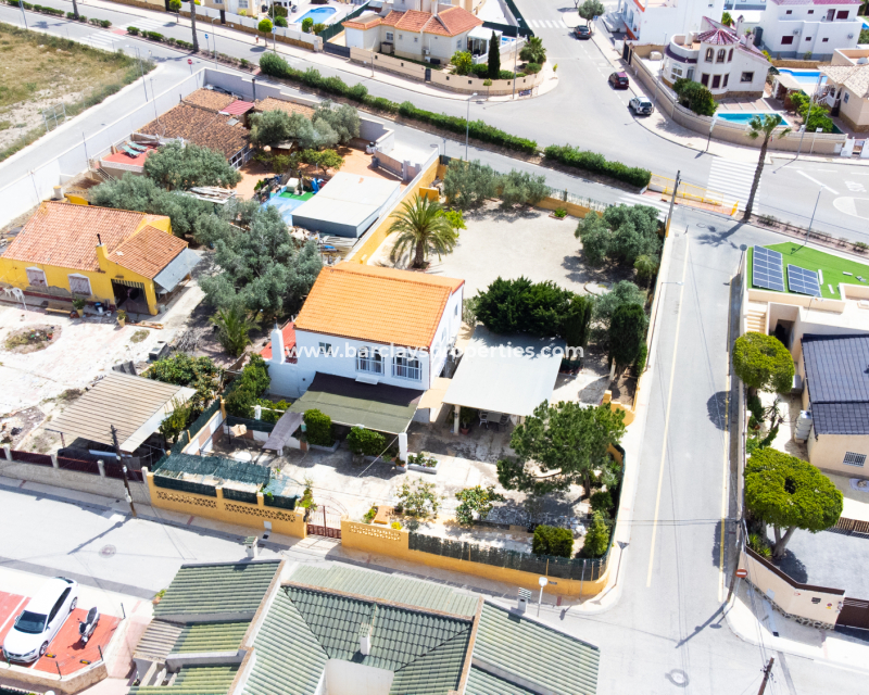 Chalet Independiente - Reventa - Urb. La Marina - Urb. La Marina