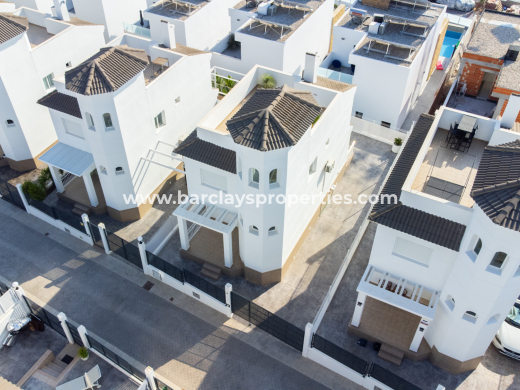 Chalet Independiente · Reventa · Urb. La Marina · Urb. La Marina
