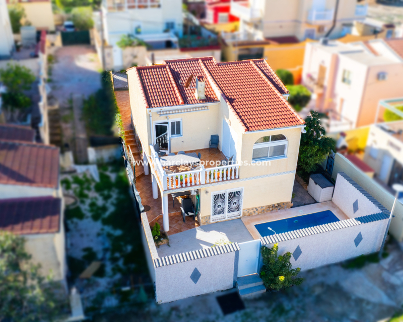 Chalet Independiente - Reventa - Urb. La Marina - Urb. La Marina