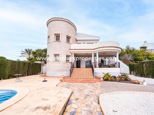 Chalet Independiente · Reventa · Urb. La Marina · Urb. La Marina