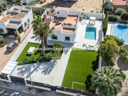 Chalet Independiente · Reventa · Urb. La Marina · Urb. La Marina