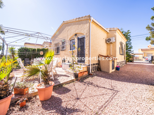 Chalet Independiente · Reventa · Urb. La Marina · Urb. La Marina