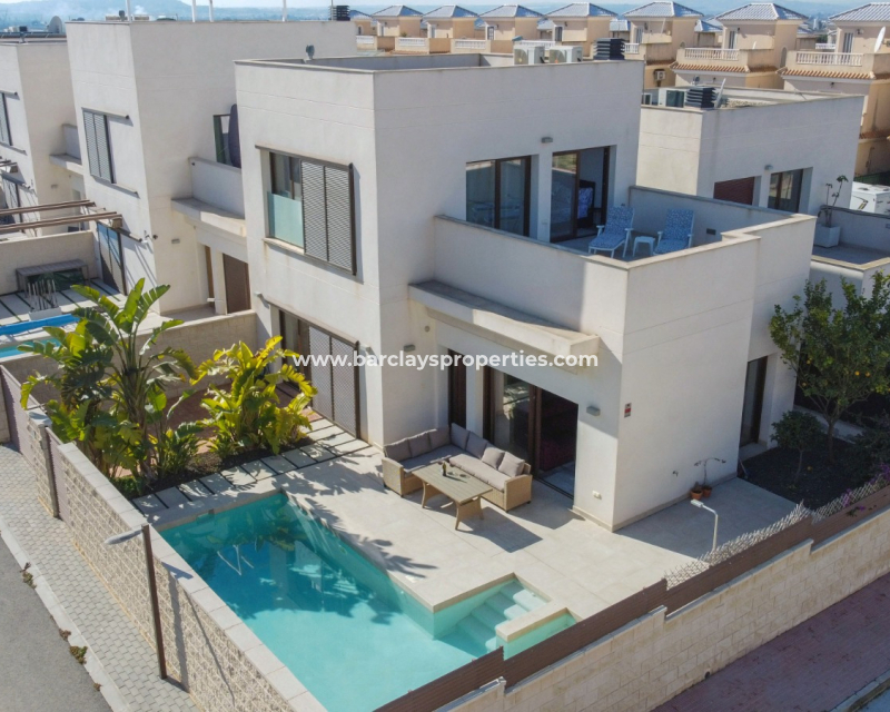 Chalet Independiente - Reventa - Urb. La Marina - Urb. La Marina
