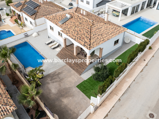 Chalet Independiente · Reventa · Urb. La Marina · Urb. La Marina