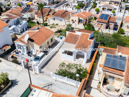 Chalet Independiente · Reventa · Urb. La Marina · Urb. La Marina