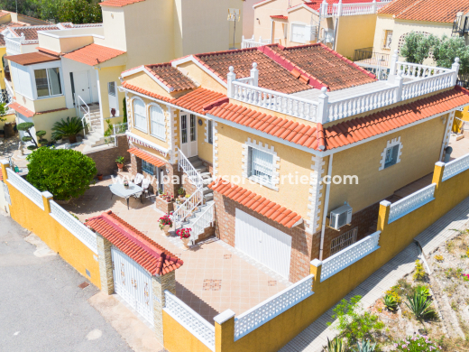 Chalet Independiente · Reventa · Urb. La Marina · Urb. La Marina