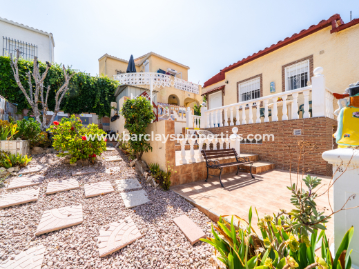 Chalet Independiente · Reventa · Urb. La Marina · Urb. La Marina