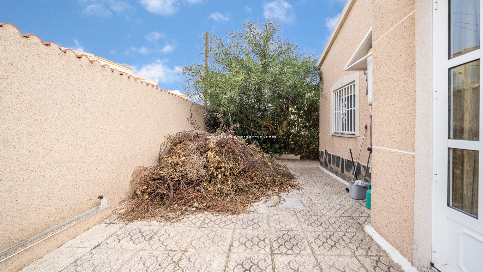 Chalet Independiente - Venta - Urb. El Oasis - La Marina - 5548