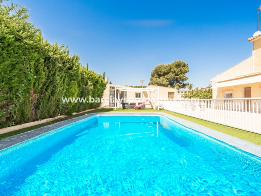 Chalet Independiente · Venta · Urb. El Oasis - La Marina · Urb. El Oasis - La Marina