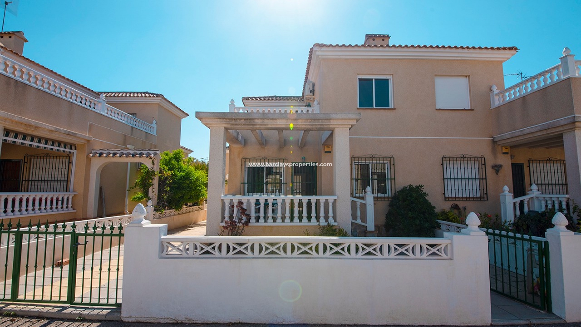 Chalet Independiente - Venta - Urb. La Marina - 4859