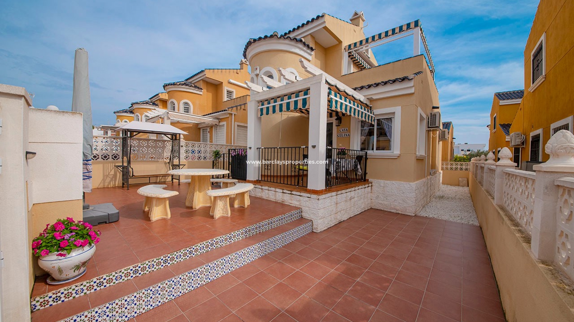 Chalet Independiente - Venta - Urb. La Marina - 4982