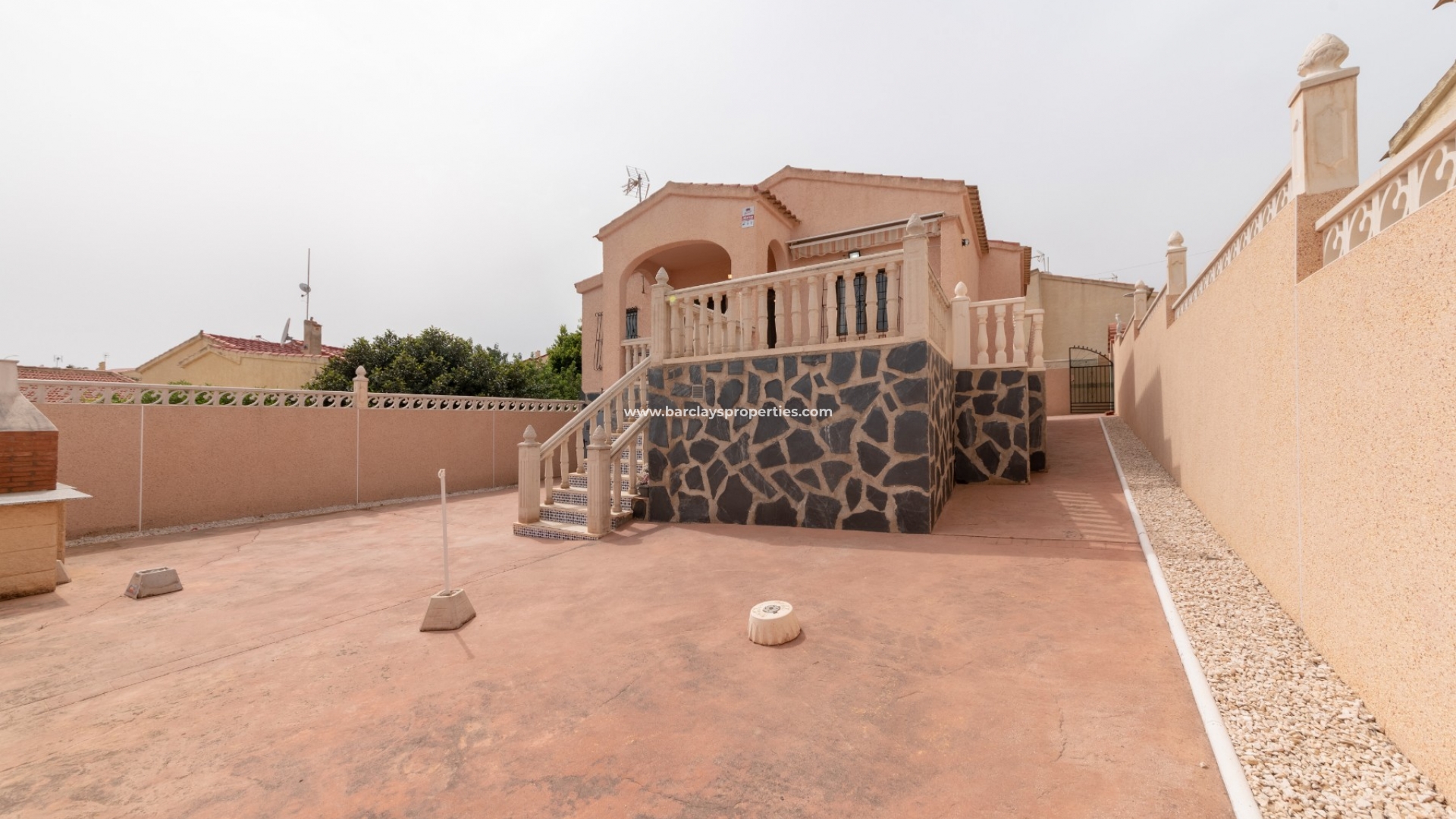 Chalet Independiente - Venta - Urb. La Marina - 5109