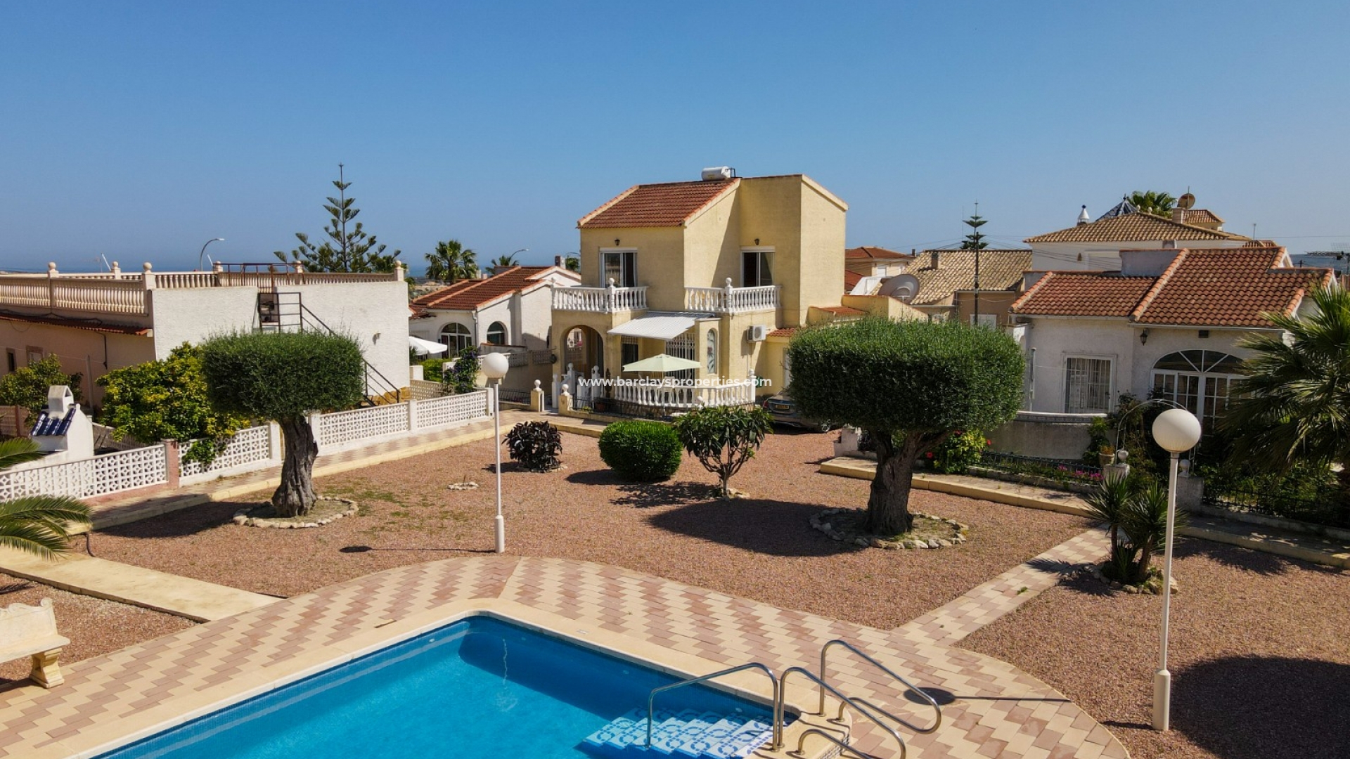 Chalet Independiente - Venta - Urb. La Marina - 5128