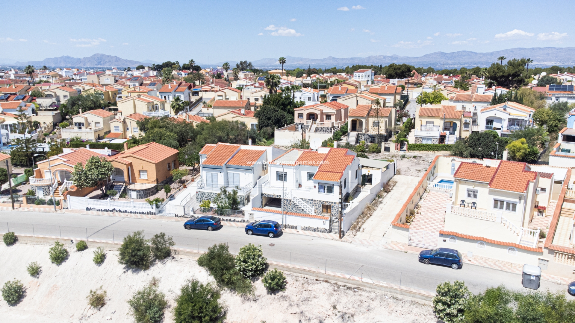 Chalet Independiente - Venta - Urb. La Marina - 5656