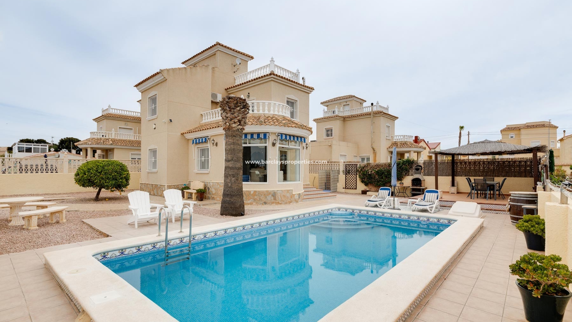 Chalet Independiente - Venta - Urb. La Marina - 5765