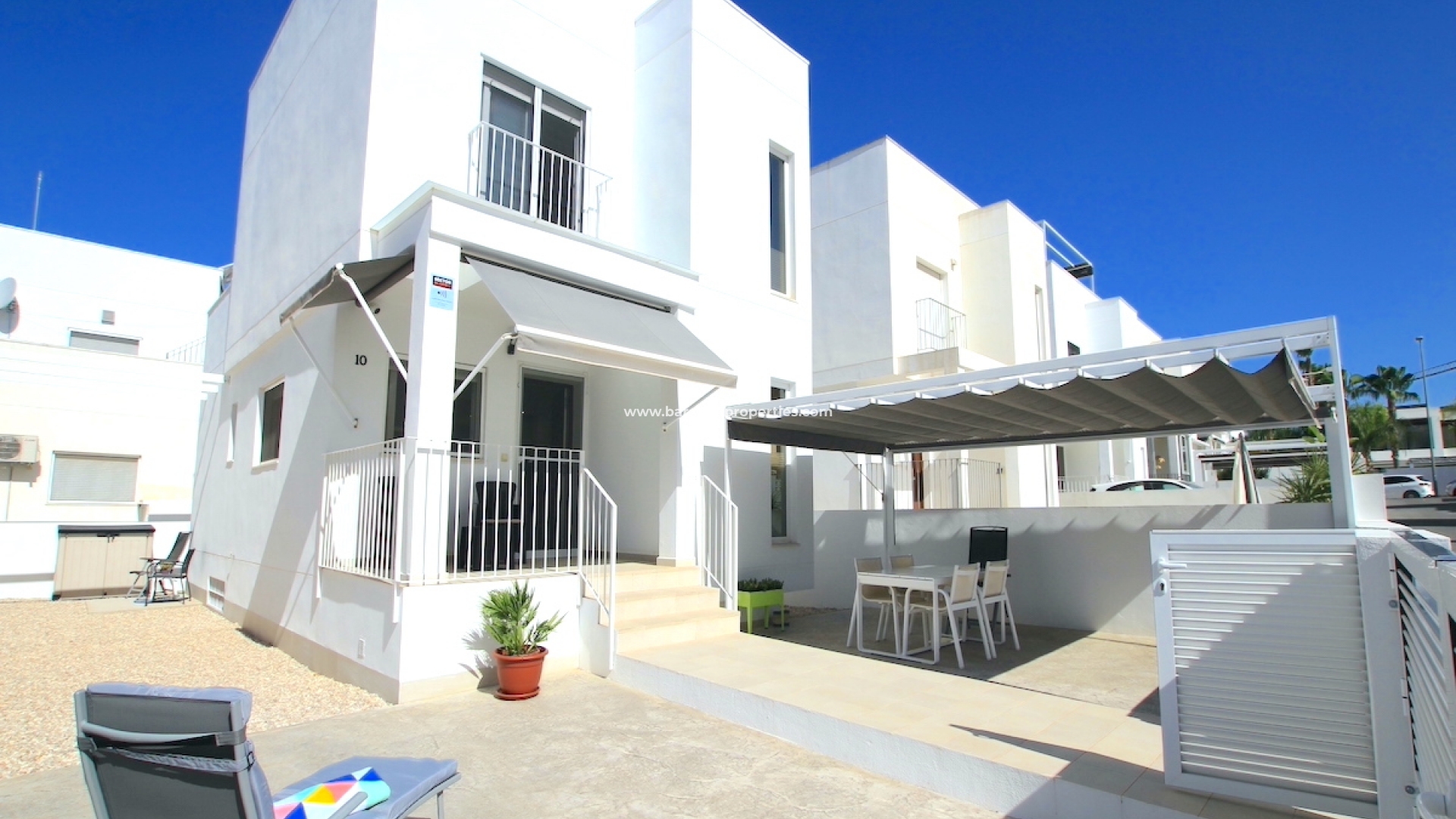 Chalet Independiente - Venta - Urb. La Marina - 5776