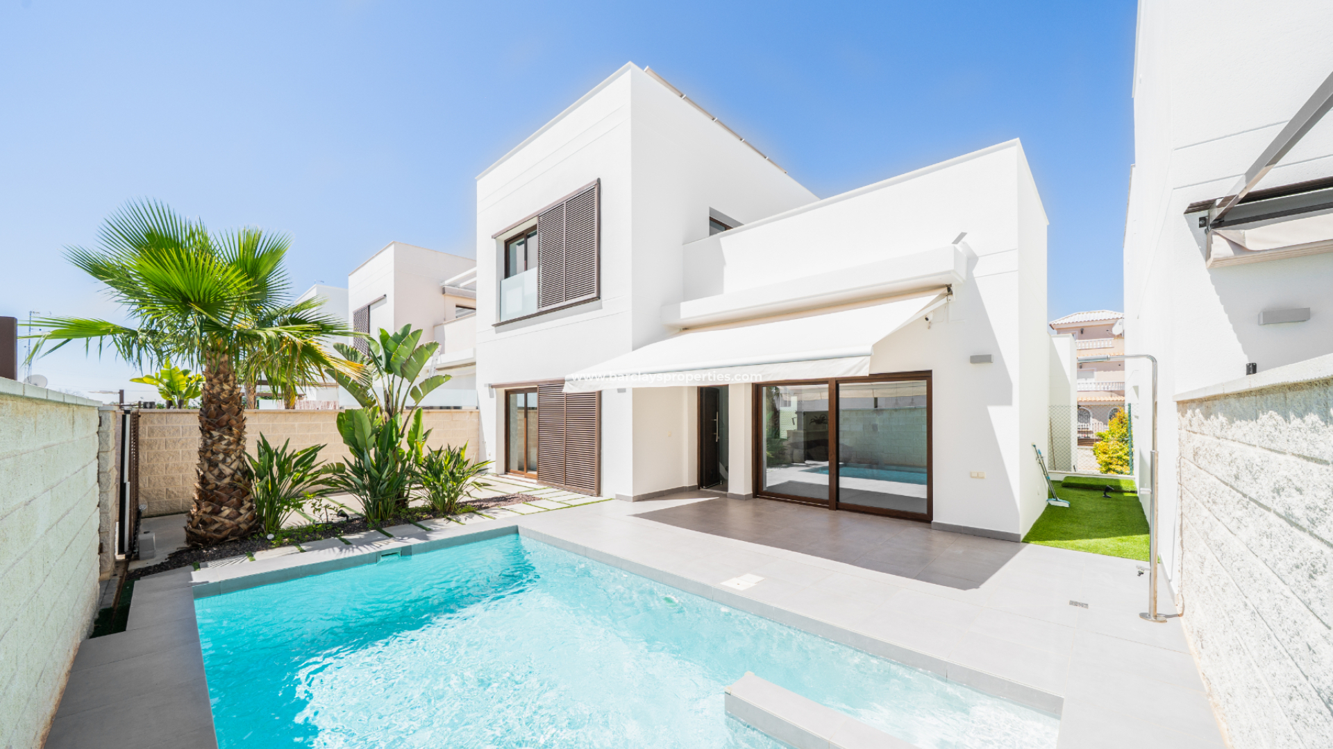 Chalet Independiente - Venta - Urb. La Marina - 5959